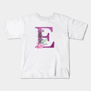 Floral Monogram E Beautiful Rose Bouquet Kids T-Shirt